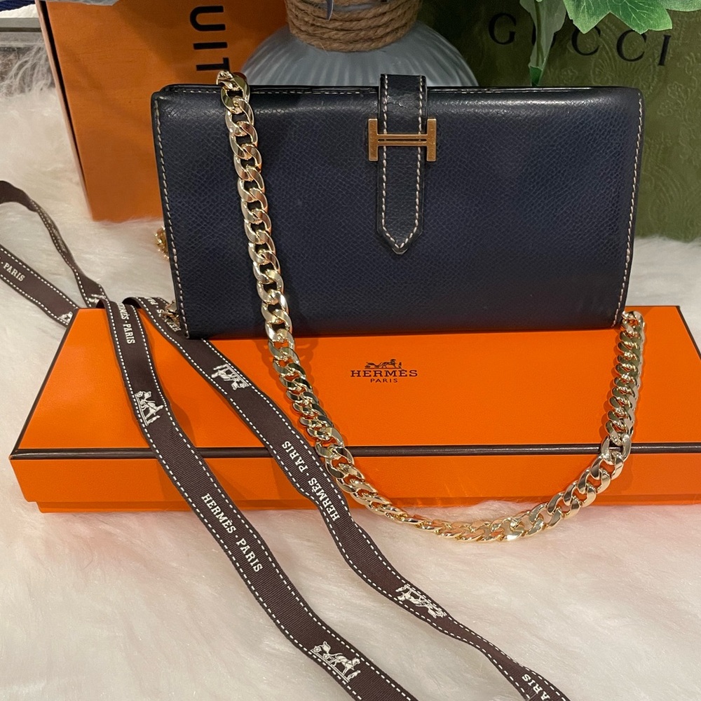 Vintage HERMES Bifold Wallet On Chain